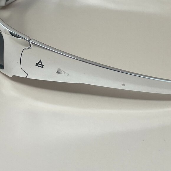 Aire | Scorpian Sunglasses in Black & Smoke Mono - Picture 7 of 8